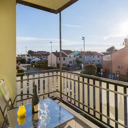 With A Parking Space - 20966