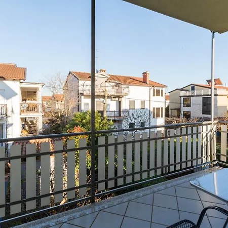 With A Parking Space - 20966