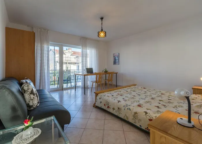 Apartman With A Parking Space - 20966