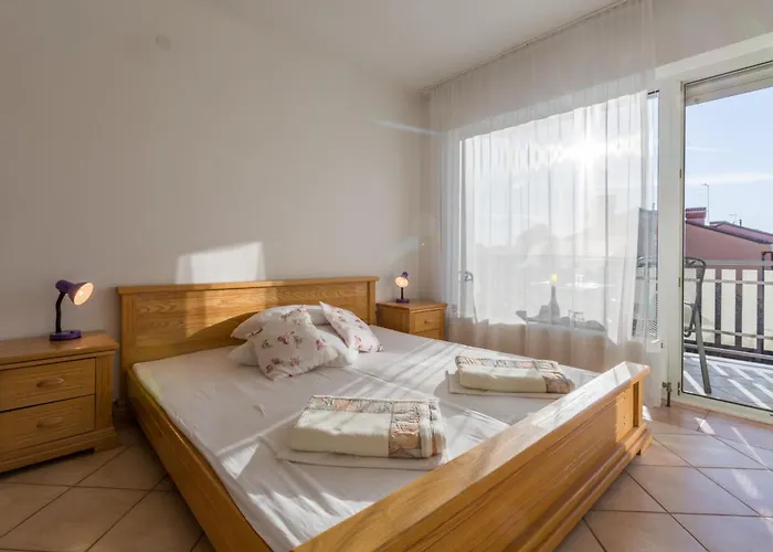 With A Parking Space - 20966