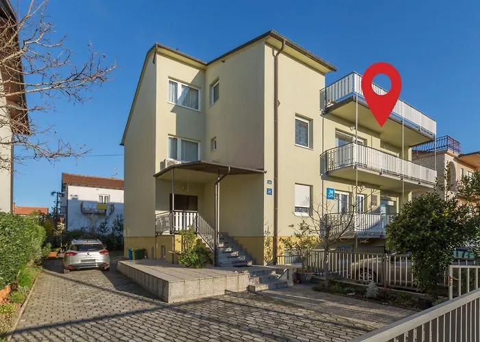 Apartman With A Parking Space - 20966 Umag